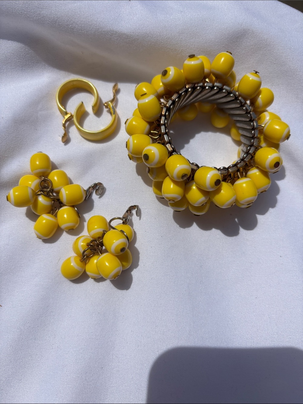 Yellow Beaded Bracelet & Clip-on Earring Set - Women's Fashion Jewelry